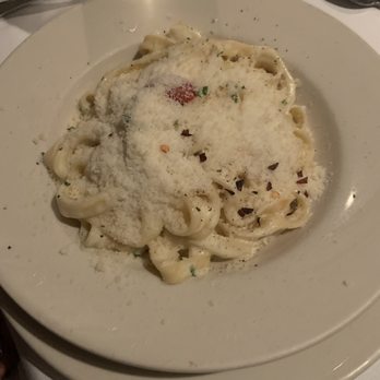 Sam's Place - Fettuccine Alfredo - Italian Near Me - New York, New York Sam's Place - Fettuccine Alfredo - Italian Near Me - New York, New York