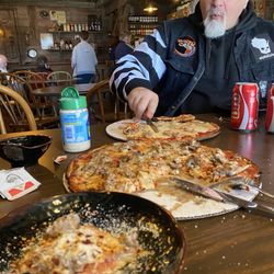 The Fuzzy Pig - Pizza!!!!
