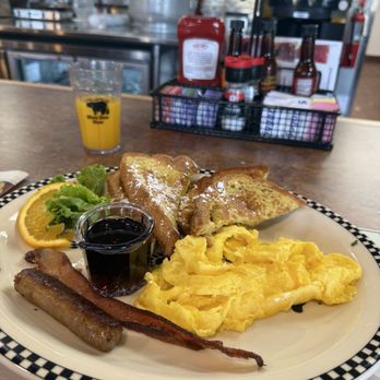 Black Bear Diner - Bear's Choice breakfast with french toast, scrambled eggs, pork sausage link, and bacon - Breakfast & Brunch Near Me - Vista, California
