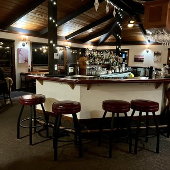 Moonstone Grill - Bar area - Seafood Near Me - Trinidad, California