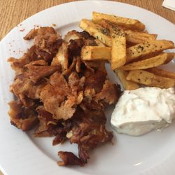 Cosmopolis Grill - Chicken gyro on a plate