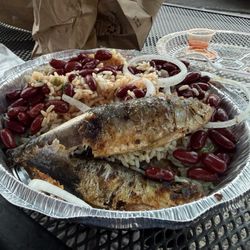 Algarve Barbeque - Sardines with rice and black beans