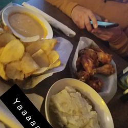 Val’s Pub And Grill