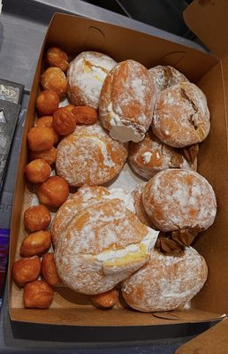 Puffy Cream Donuts Plus by null