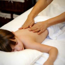 Asia Remise en Forme - Massage enfant, idéal pour passer un merveilleux moment en famille !