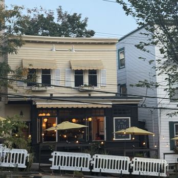 Saint George Bistro - Outside - French Near Me - Hastings on Hudson, New York
