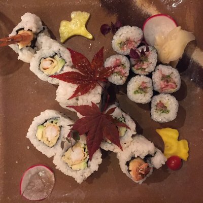 En Japanese kitchen & Sake bar by null