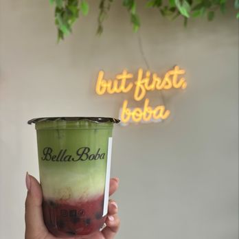 Bella Boba - Strawberry Matcha - Coffee & Tea Near Me - Naperville, Illinois