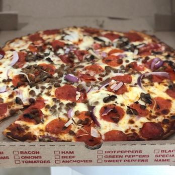 Dan's Pizza - Pepperoni Hamburger Mushroom and Onion, on thin crust. - Pizza Near Me - Webster, Texas Dan's Pizza - Pepperoni Hamburger Mushroom and Onion, on thin crust. - Pizza Near Me - Webster, Texas