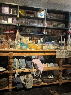 La Ménagère by null