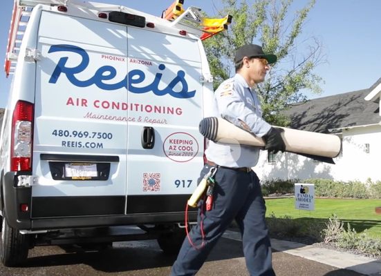 Reeis Logo