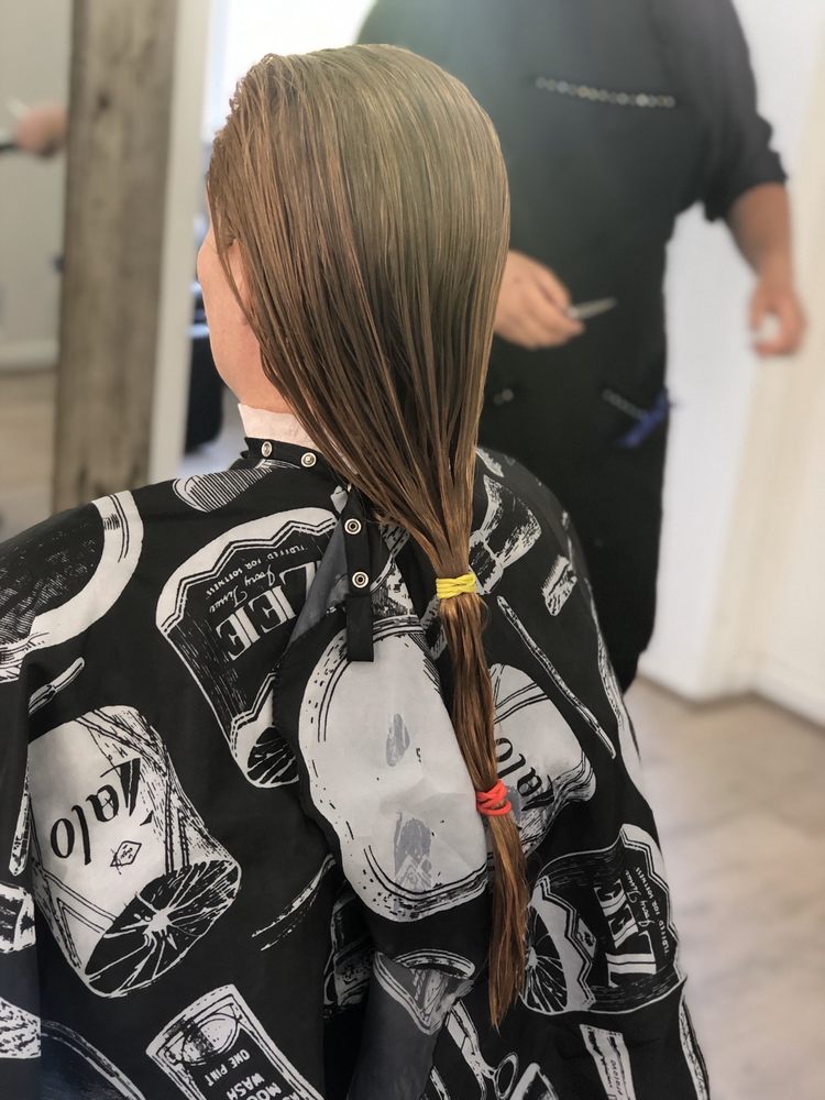 Sierra Hair Logo