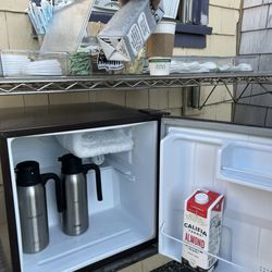 Coffee Matter - Mini fridge with milk