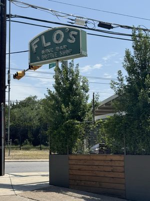 Flo’s Wine Bar and Bottle Shop by null
