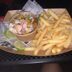 Paseo Tablado de Guaynabo - Ceviche de camarones + papa fritas.