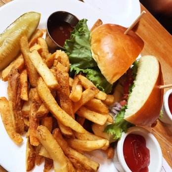 Biltmore Stable Cafe - Bison burger - American Near Me - Asheville, North Carolina Biltmore Stable Cafe - Bison burger - American Near Me - Asheville, North Carolina