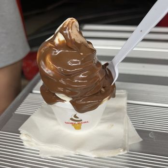 Dairy Kurl - Swirl cup with double Nutella - Ice Cream & Frozen Yogurt Near Me - Clearwater, Florida