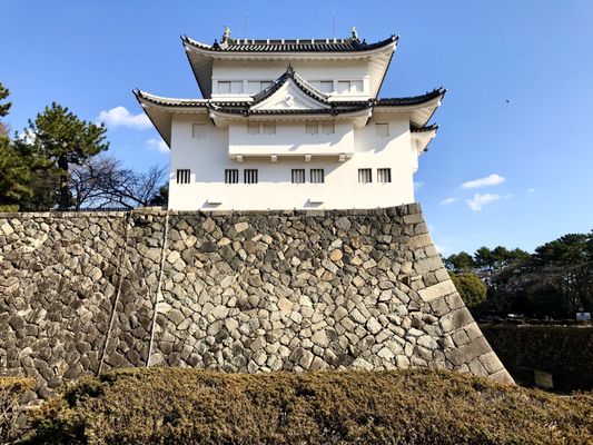 Honmaru Palace by null