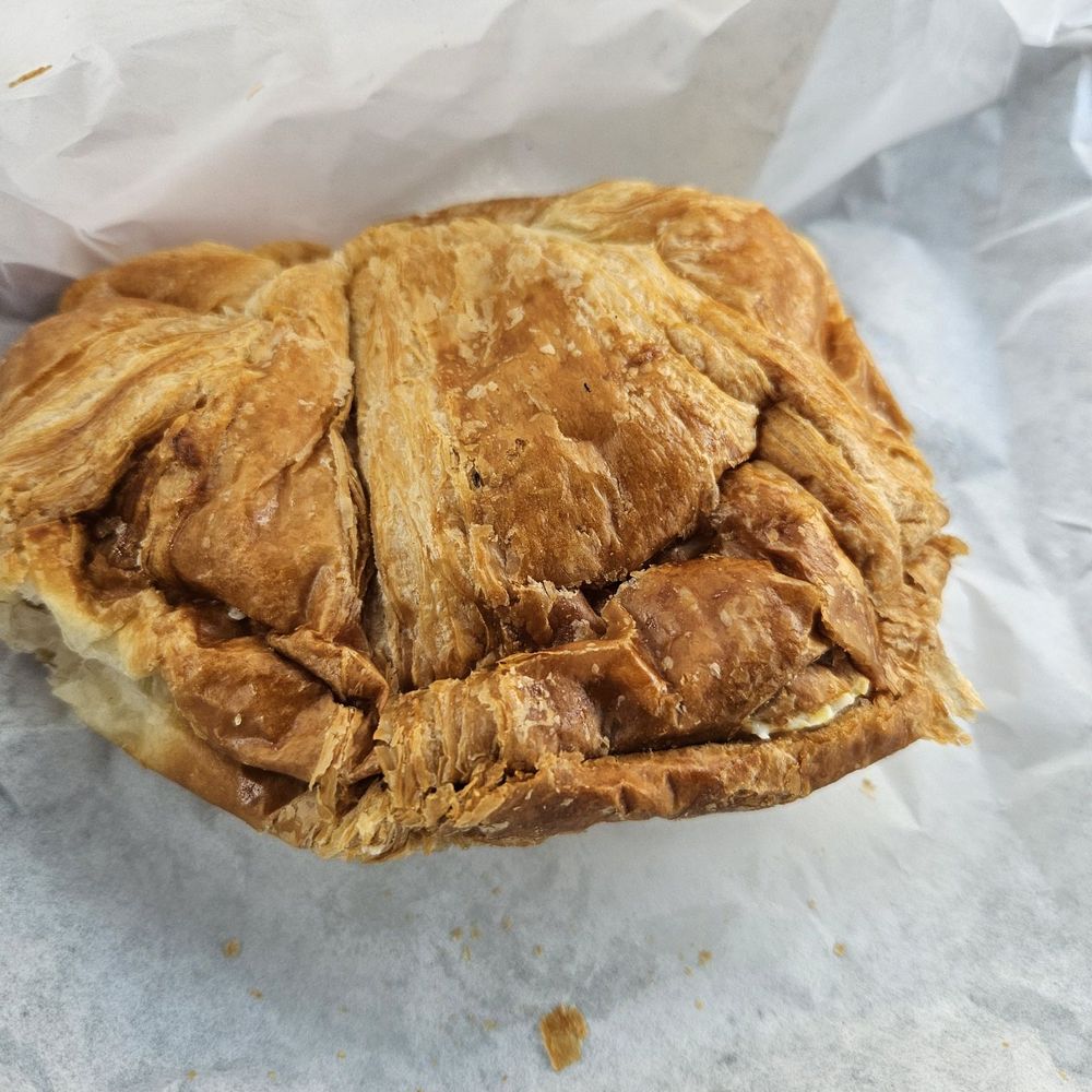 Bacon, egg, and cheese croissant
