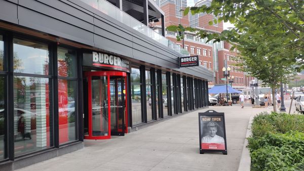 Gordon Ramsay Burger - Boston by null