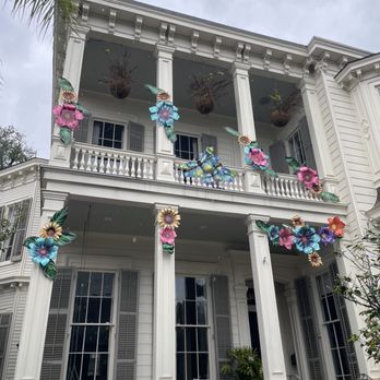 Two Chicks Walking Tours - Mardi Gras Decorations - Walking Tours Near Me - New Orleans, Louisiana Two Chicks Walking Tours - Mardi Gras Decorations - Walking Tours Near Me - New Orleans, Louisiana