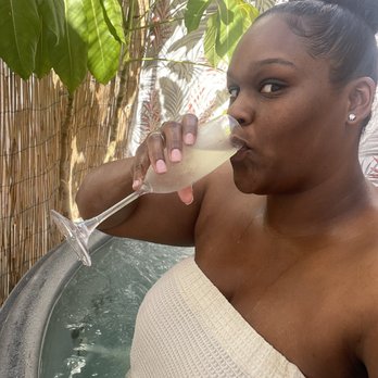 La Dolce Vita Spa - Hot tub - Massage Near Me - Long Beach, California La Dolce Vita Spa - Hot tub - Massage Near Me - Long Beach, California