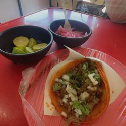Birria La Mejor - Taco de birria con todo