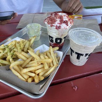Gotts Roadside - Garlic Fries Fries Strawberry Shortcake Milkshake Oreo Milkshake - Burgers Near Me - Napa, California Gotts Roadside - Garlic Fries Fries Strawberry Shortcake Milkshake Oreo Milkshake - Burgers Near Me - Napa, California