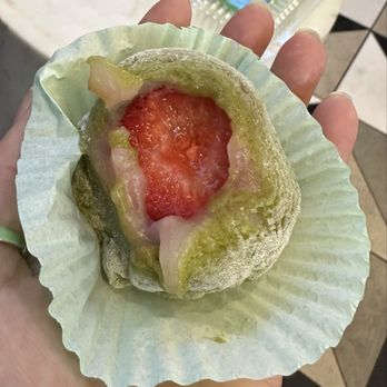Matcha Ren - Strawberry matcha - Ice Cream & Frozen Yogurt Near Me - Arcadia, California