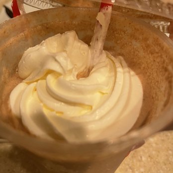 Cold Stone Creamery - Reese's chocolate peanut butter dream with no peanut butter drizzle. - Ice Cream & Frozen Yogurt Near Me - El Cajon, California