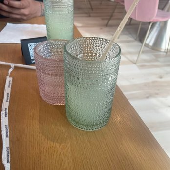 Hatch 44 Cafe - Delicious lemonade and water glass - Cafes Near Me - Metuchen, New Jersey