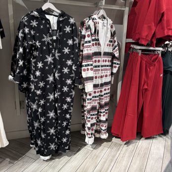 Fabletics - Onesies - Women's Clothing Near Me - Scottsdale, Arizona Fabletics - Onesies - Women's Clothing Near Me - Scottsdale, Arizona