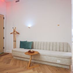 Dr. Naika Apeakorang, ND, LAc. - Waiting Room