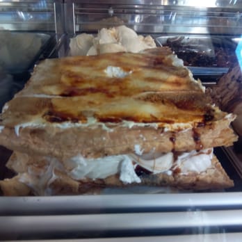 Heladería Torres - Helado de milhojas de nata, presentado a la moda italiana en la última feria de Rimini - Ice Cream & Frozen Yogurt Near Me - Seville, SE
