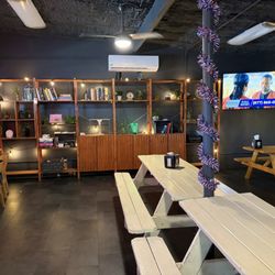 Inside Pete with a cool bibe and games to entertain