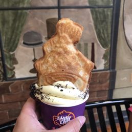 Dole whip/vanilla swirl with Oreos. Dole whip/vanilla swirl with Oreos.