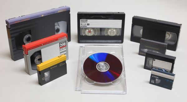 その他 Laurel Avenue [VHS] Laurel and Hardy VHS – Somos Gallery