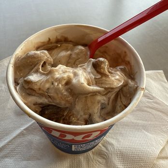 Dairy Queen Grill & Chill - Ice Cream & Frozen Yogurt Near Me - Glastonbury, Connecticut