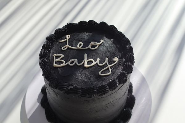 James & the Giant Cupcake by null