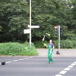 Jongleure am Ende der A57