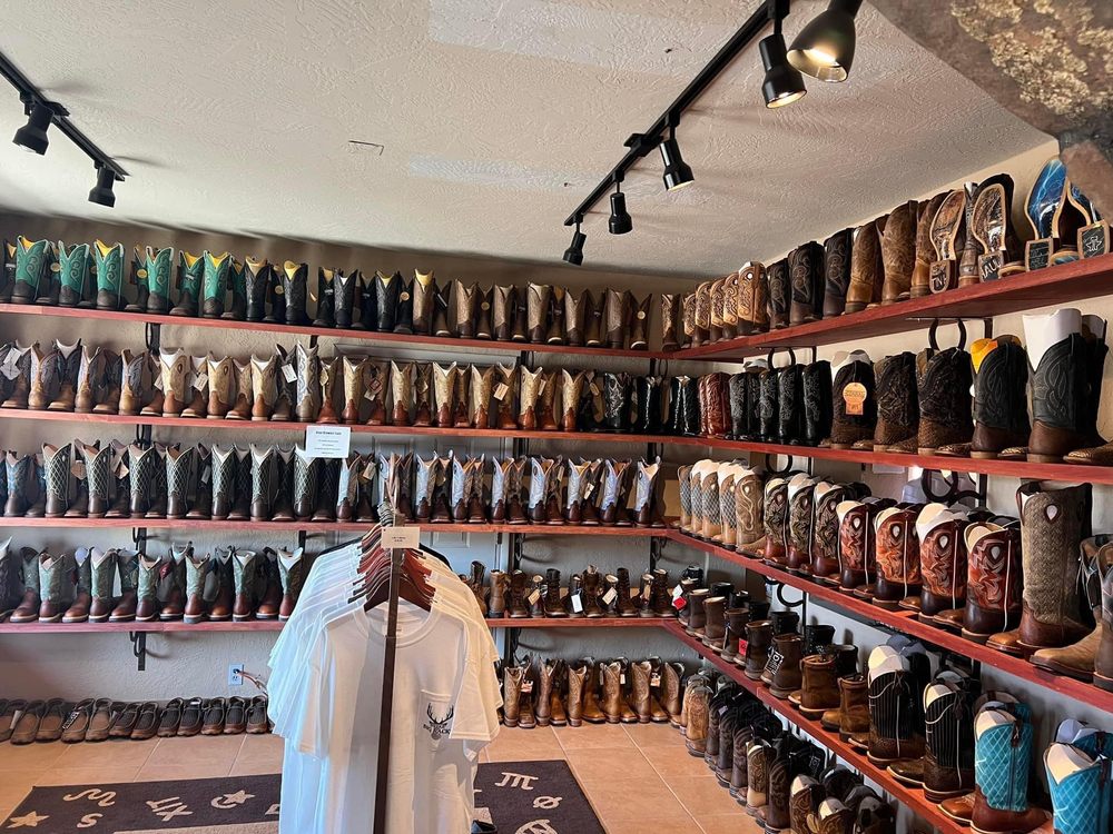 L5S OUTFITTERS Updated September 2024 15 Photos 19 N Main St