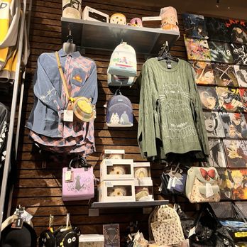 Hot Topic - Accessories Near Me - Montclair, California Hot Topic - Accessories Near Me - Montclair, California