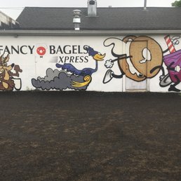 love the mural.  my camera isn't the best & doesn't show the nice colors too well but it 's cute.  :)