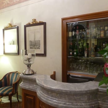 Hotel Farnese - Bar area in sitting area. They will make you a drink upon request. - Hotels Near Me - Rome, RM