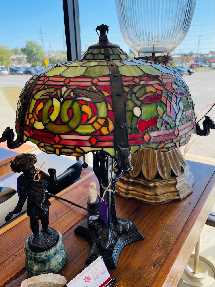 LILY’S FURNITURE & CONSIGNMENT Updated August 2024 9012 Metcalf Ave