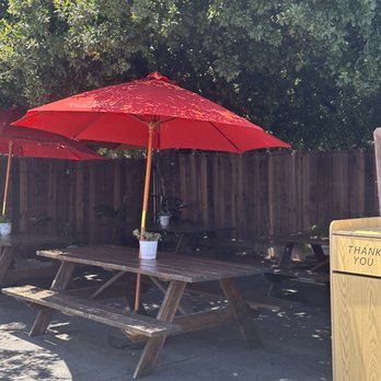 Mouthful Eatery - Additional outdoor seating - Sandwiches Near Me - Thousand Oaks, California Mouthful Eatery - Additional outdoor seating - Sandwiches Near Me - Thousand Oaks, California