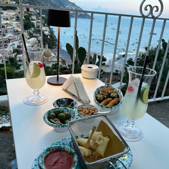 Il Tridente - They serve you complimentary appetizers with your drinks. Delicious! - Mediterranean Near Me - Positano, SA Il Tridente - They serve you complimentary appetizers with your drinks. Delicious! - Mediterranean Near Me - Positano, SA