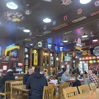Cammack Station - Restaurant - Sandwiches Near Me - Muncie, Indiana