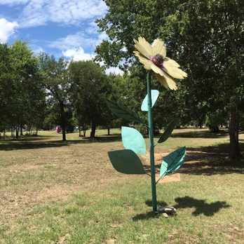 Salado Sculpture Garden - Dandelion sculpture. Two picnic tables available. - Botanical Gardens Near Me - Salado, Texas Salado Sculpture Garden - Dandelion sculpture. Two picnic tables available. - Botanical Gardens Near Me - Salado, Texas