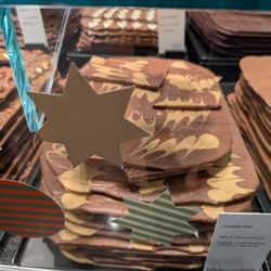 Läderach Chocolatier Suisse - Closeup on the caramel with sea salt.